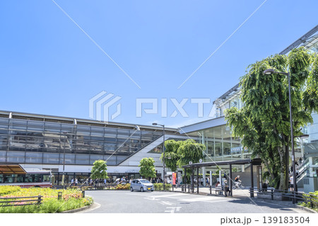 東京都世田谷区の都市風景 経堂駅前広場 東京都世田谷区の都市風景 経堂駅前広場 139183504