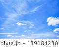 5月の青空と白い雲 139184230