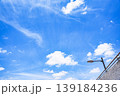 5月の青空と白い雲 139184236