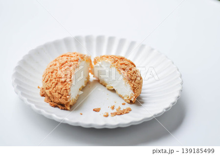 choux cream or cream puff, eclair or custard choux cream 139185499