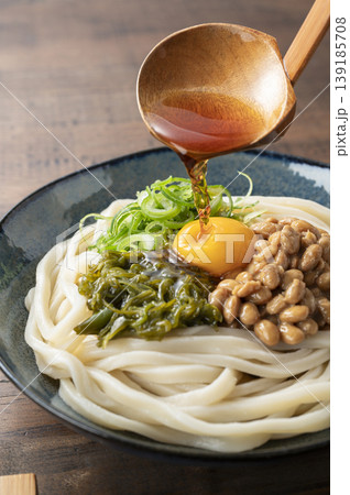 ネバネバうどん めかぶ ネバネバうどん めかぶ 139185708