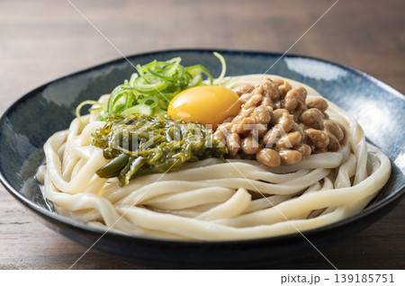 ネバネバうどん　めかぶ 139185751