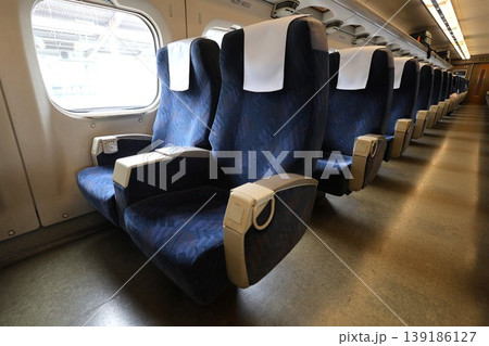東海道・山陽新幹線を走る車両の座席 東海道・山陽新幹線を走る車両の座席 139186127