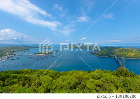 鹿児島県の長島町の針尾公園から見た風景　竹島や魚市場を臨む風景 139186280