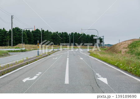 [稚内市内]大自然の中にある道 139189690