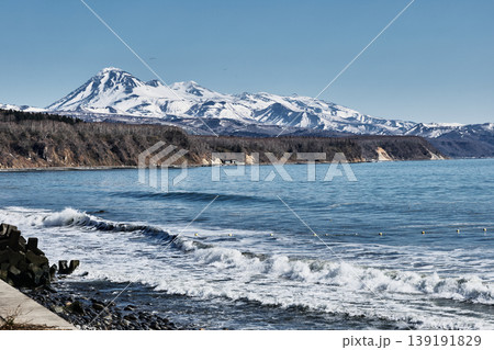 海と羅臼岳 海と羅臼岳 139191829