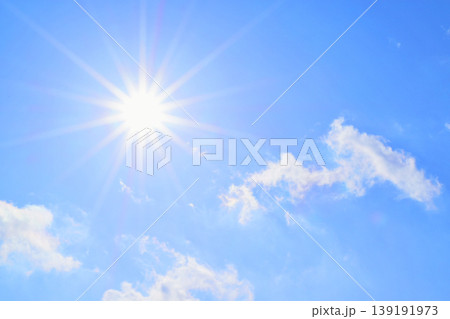 青空と太陽 直射日光 ( fix撮影 ) 青空と太陽 直射日光 ( fix撮影 ) 139191973