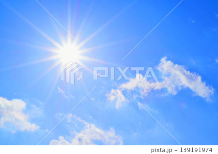 青空と太陽 直射日光 ( fix撮影 ) 青空と太陽 直射日光 ( fix撮影 ) 139191974
