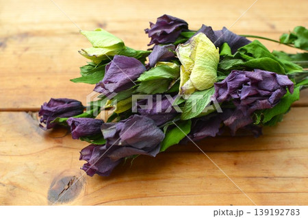 クリスマスローズのドライフラワーの花束 クリスマスローズのドライフラワーの花束 139192783