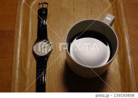 出勤前のコーヒー一杯 出勤前のコーヒー一杯 139193606