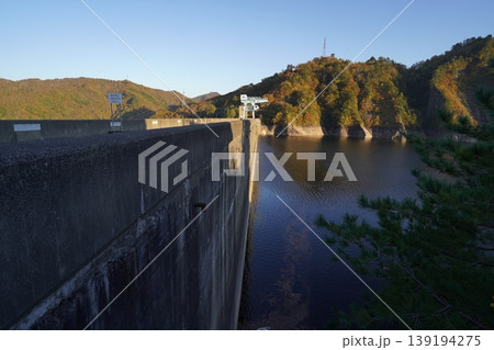 福島県　只見川に架かる田子倉ダム　2025年10月30日 139194275