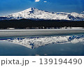 大谷地池の湖畔より望む春の鳥海山 139194490