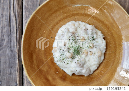 チキンとひよこ豆のクリームリゾット 139195241