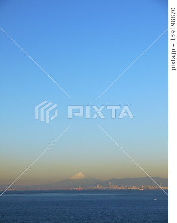 海ほたるから望む富士山 海ほたるから望む富士山 139198870
