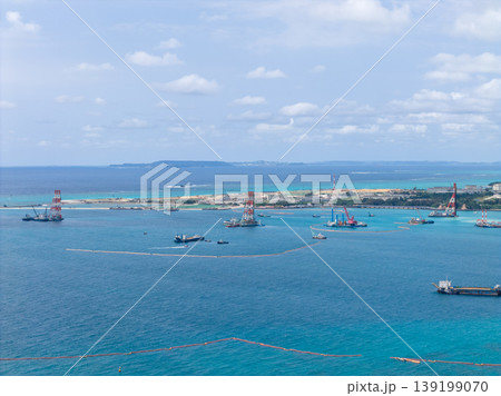 沖縄県 大浦湾の海上工事船と海洋土木作業風景(ドローン空撮) 沖縄県 大浦湾の海上工事船と海洋土木作業風景(ドローン空撮) 139199070