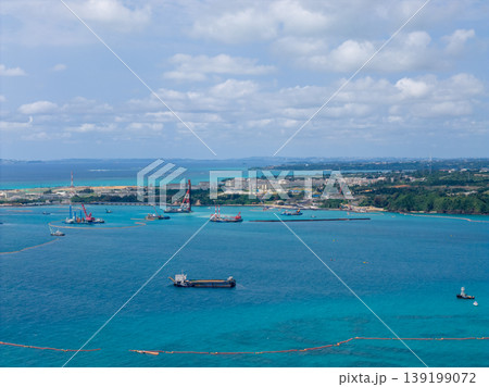 沖縄県 大浦湾の海上工事船と海洋土木作業風景(ドローン空撮) 沖縄県 大浦湾の海上工事船と海洋土木作業風景(ドローン空撮) 139199072