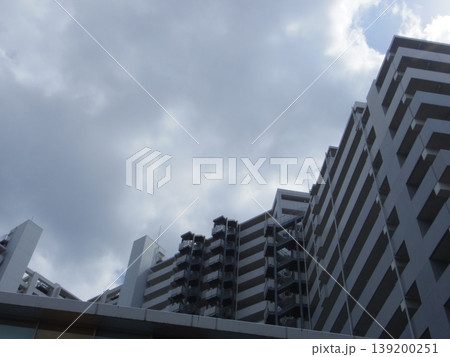 マンションのある都市風景 マンションのある都市風景 139200251