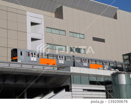立川付近を走るモノレール 139200676