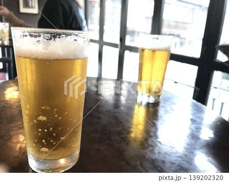 昼間に飲む生ビール 139202320