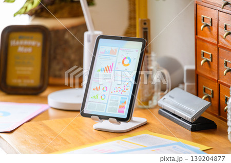 タブレットでデータ分析 タブレットでデータ分析 139204877