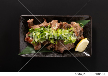ひとくち 牛たん ネギ塩焼き ひとくち 牛たん ネギ塩焼き 139208584