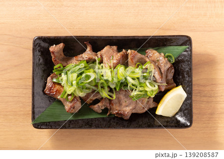 ひとくち 牛たん ネギ塩焼き ひとくち 牛たん ネギ塩焼き 139208587