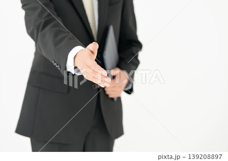 男性 ビジネス ポートレート 握手 手元 男性 ビジネス ポートレート 握手 手元 139208897