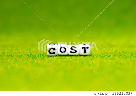 COSTのアルファベットビーズ 139213037