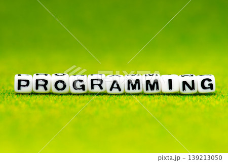 PROGRAMMINGのアルファベットビーズ 139213050
