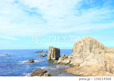 福井県坂井市、東尋坊の風景 139214568