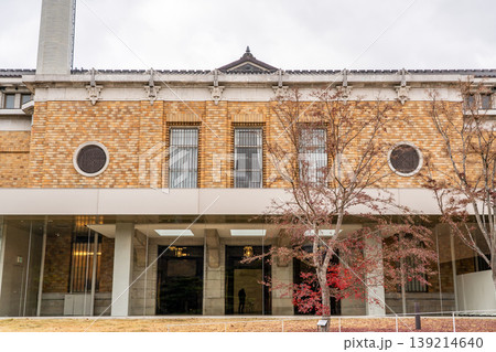 京都市京セラ美術館（京都市美術館）日本で二番目に開館（明治以降の日本画、洋画、工芸作品を展示） 139214640