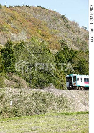 新緑の陸羽東線 新緑の陸羽東線 139215907