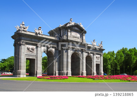 Madrid Puerta de Alcala with flower gardens 139218865