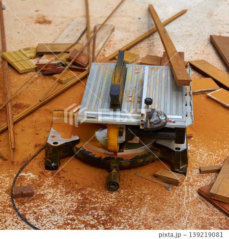 Circular table saw carpenter tool and sawdust Circular table saw carpenter tool and sawdust 139219081