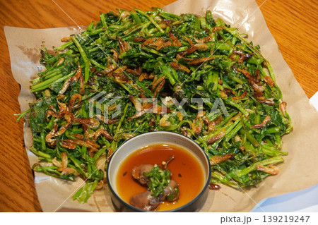 korean green onion pancake pajeon 139219247