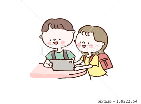 ランドセルを背負ってタブレット学習に夢中になる小学生の男の子と女の子のイラスト(教育・ICT学習) ランドセルを背負ってタブレット学習に夢中になる小学生の男の子と女の子のイラスト(教育・ICT学習) 139222554