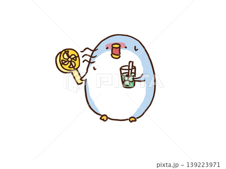 ハンディファンとドリンクを持って涼むペンギンのイラスト（夏の対策・クールビズ） 139223971