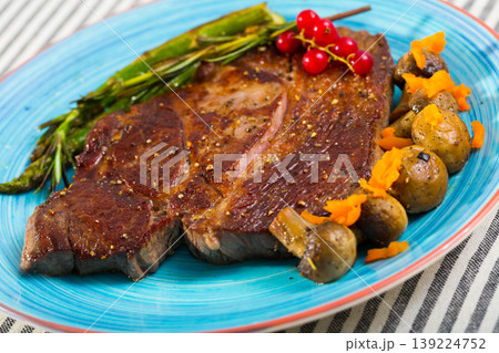 Image of beef entrecote with mushroom and asparagus Image of beef entrecote with mushroom and asparagus 139224752