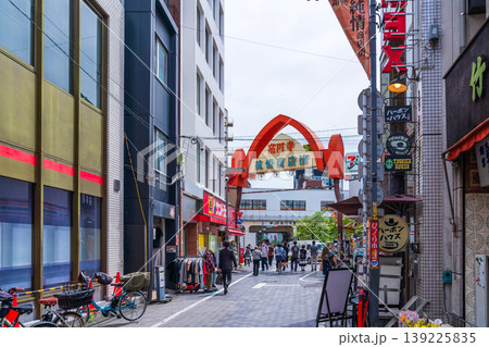 東京の都市風景　高円寺駅前　純情商店街　小説「高円寺純情商店街」の舞台 139225835