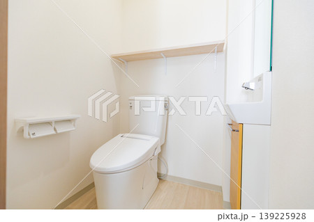 新築住宅のトイレのイメージ 新築住宅のトイレのイメージ 139225928