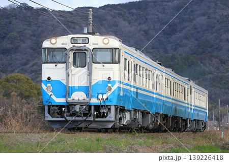 【JR四国】キハ47形＋キハ40形（高徳線：池谷〜勝瑞） 139226418