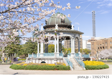 鶴舞公園 奏楽堂と桜 鶴舞公園 奏楽堂と桜 139227415