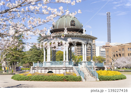 鶴舞公園 奏楽堂と桜 鶴舞公園 奏楽堂と桜 139227416