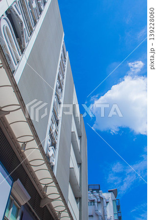 【京都風景】新京極商店街と寺町京極商店街のアーケード 【京都風景】新京極商店街と寺町京極商店街のアーケード 139228060