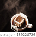ドリップコーヒー　　スタジオ撮影 139228726
