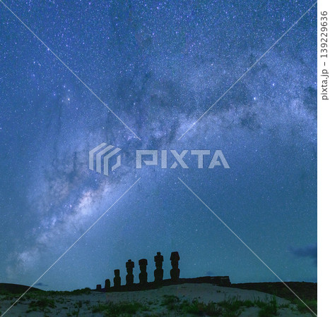 Peaceful milky way and star in night sky over easter island chile Peaceful milky way and star in night sky over easter island chile 139229636