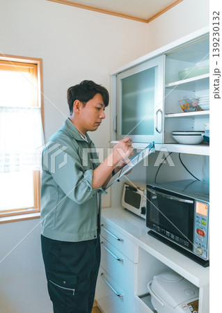 食器棚と業者 食器棚と業者 139230132