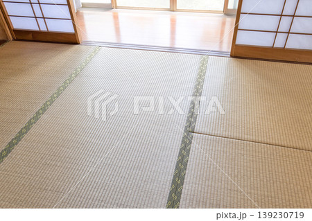 昭和の日本家屋　和室と縁側 139230719