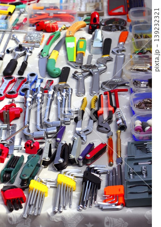 bargain hand tools in second hand market 139232321