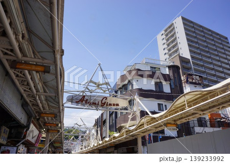 静岡県熱海市の銀座通り周辺の街並みの風景 静岡県熱海市の銀座通り周辺の街並みの風景 139233992